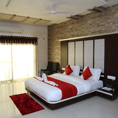 Hotel Rudra Plaza Dwārka Buitenkant foto