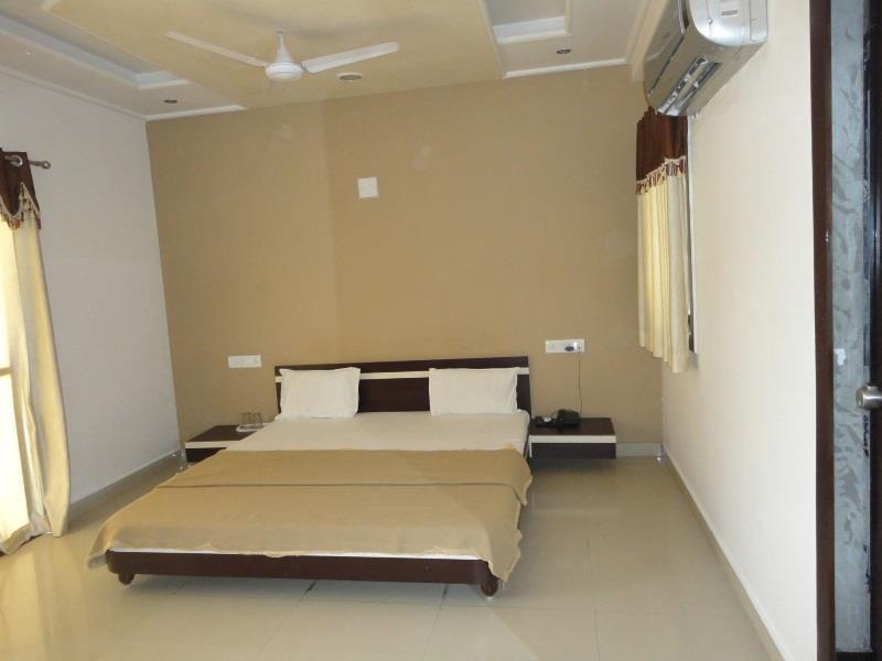 Hotel Rudra Plaza Dwārka Buitenkant foto