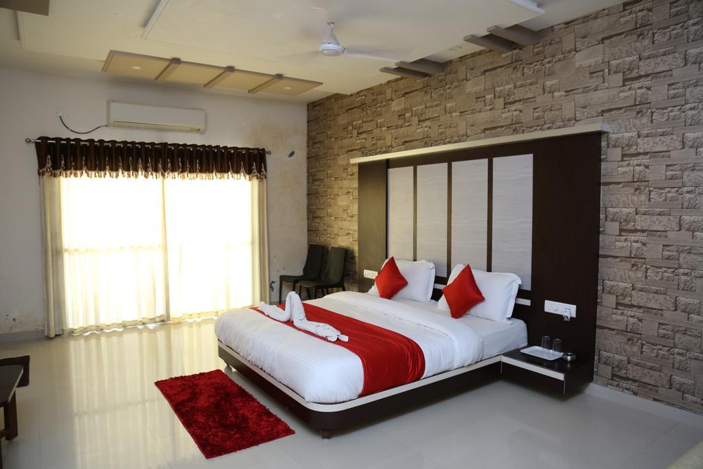 Hotel Rudra Plaza Dwārka Buitenkant foto