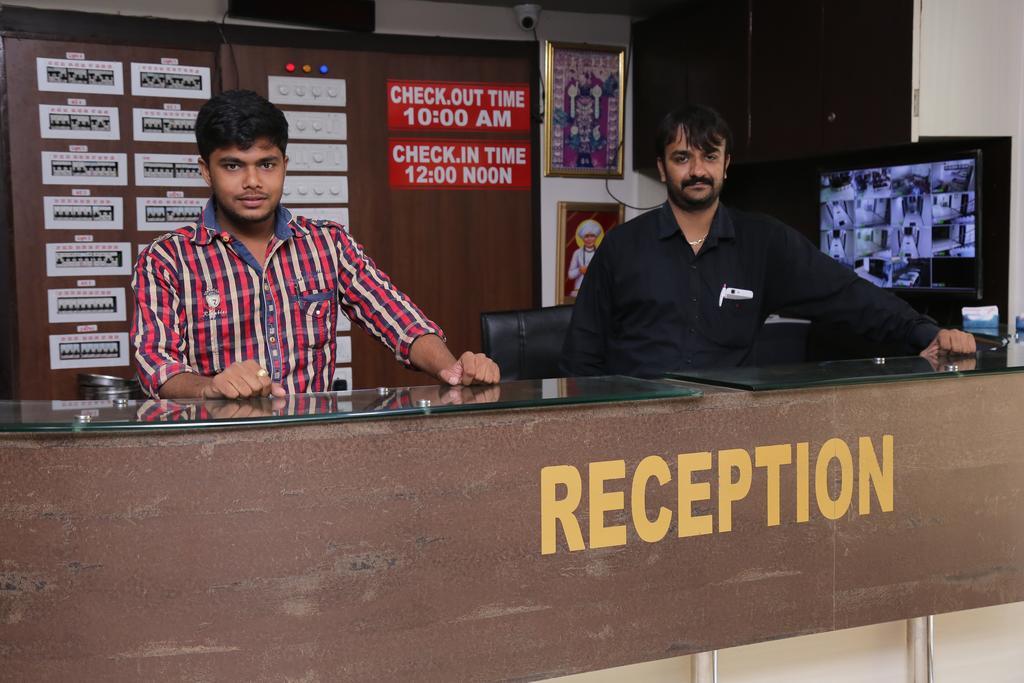 Hotel Rudra Plaza Dwārka Buitenkant foto