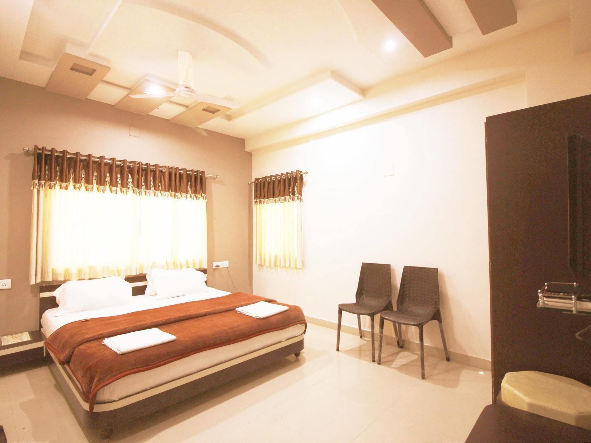 Hotel Rudra Plaza Dwārka Buitenkant foto